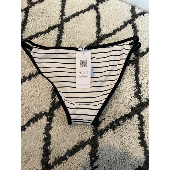 Cupshe 2 Piece Triangle Bikini Swimsuit Large White W Black Stripe NWT - Picture 4 of 4